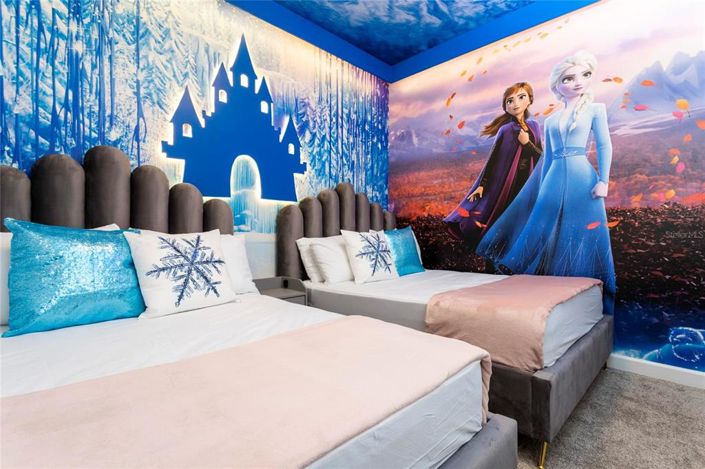 Image No.28-5 Bed Townhouse for sale