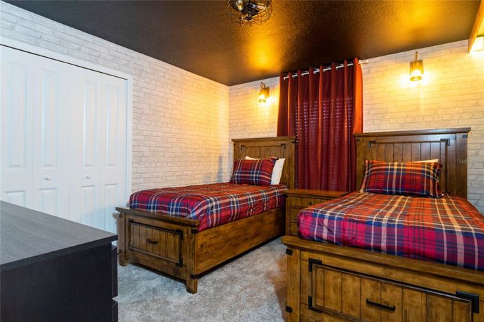 Image No.36-5 Bed Townhouse for sale