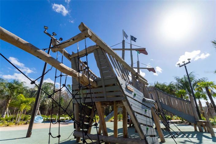 Image No.60-5 Bed Townhouse for sale