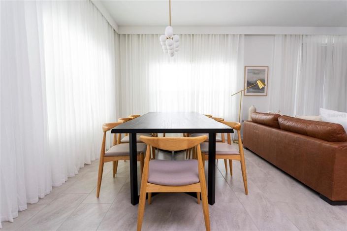 Image No.9-5 Bed Townhouse for sale