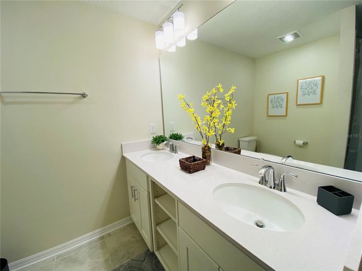 Image No.15-2 Bed Property for sale