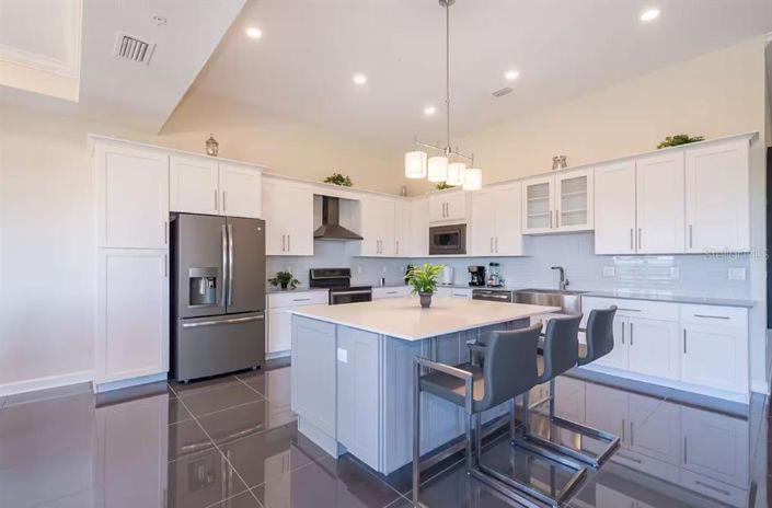 Image No.7-4 Bed Property for sale