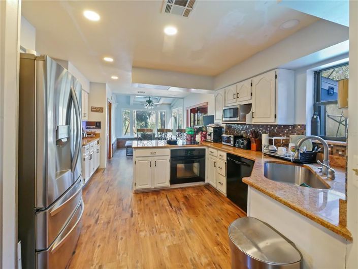 Image No.16-4 Bed Property for sale