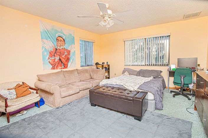 Image No.36-4 Bed Property for sale