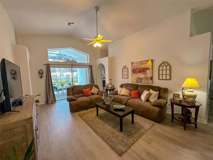 Image No.11-4 Bed Property for sale