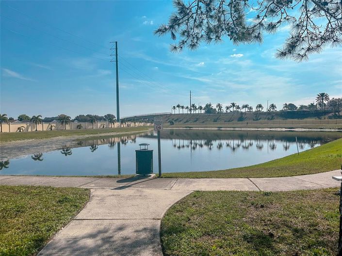 Image No.32-4 Bed Property for sale