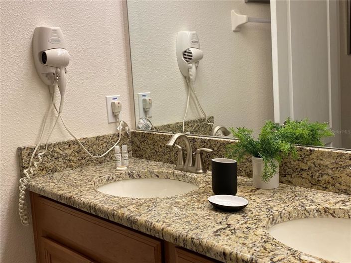 Image No.14-4 Bed Townhouse for sale