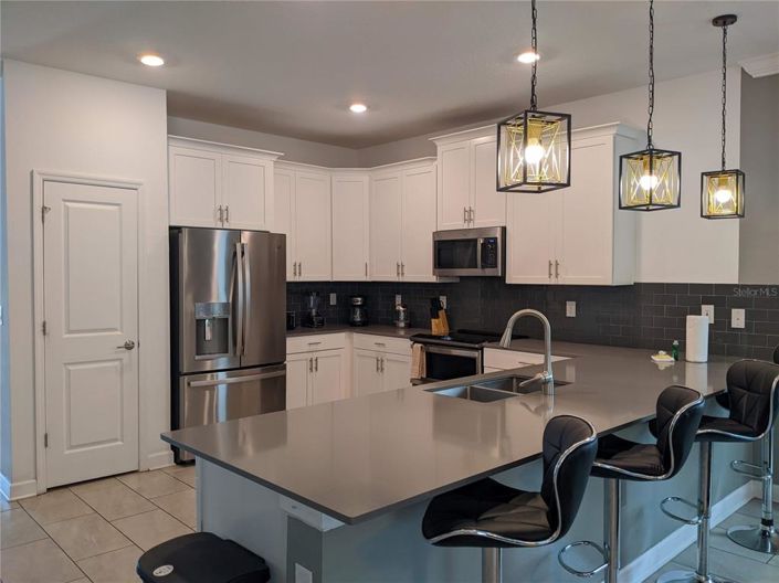 Image No.7-9 Bed Property for sale