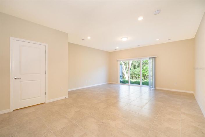 Image No.10-3 Bed Townhouse for sale