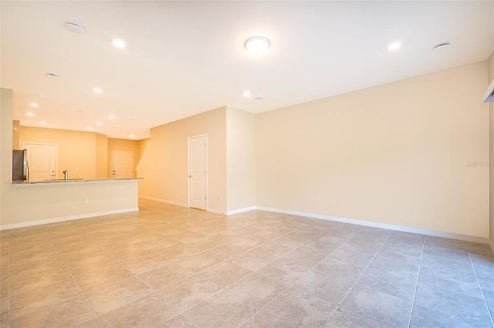 Image No.11-3 Bed Townhouse for sale