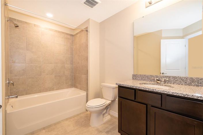 Image No.19-3 Bed Townhouse for sale