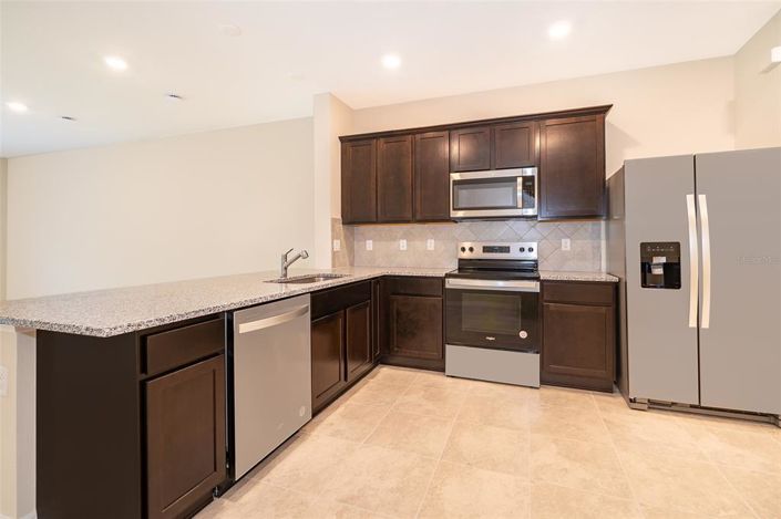 Image No.6-3 Bed Townhouse for sale