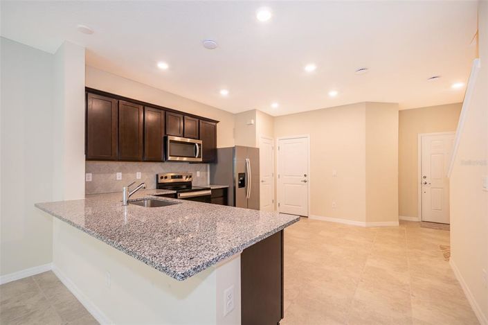 Image No.8-3 Bed Townhouse for sale