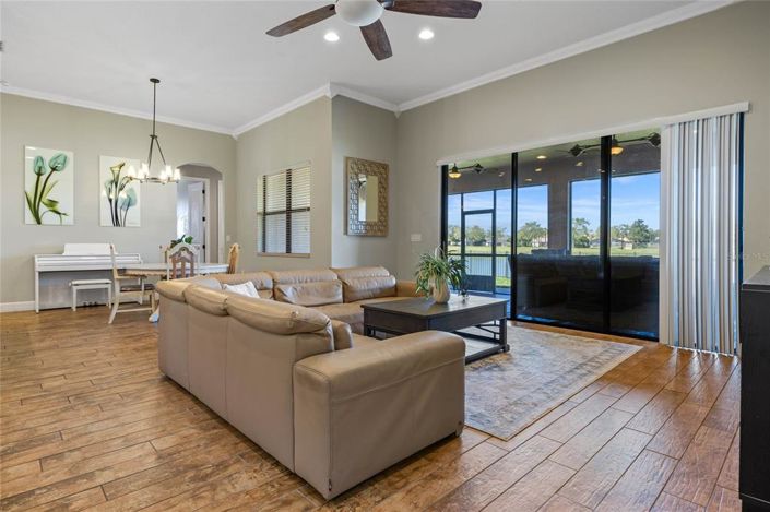 Image No.11-4 Bed Property for sale