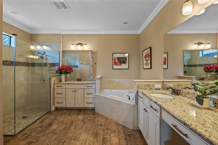 Image No.25-4 Bed Property for sale