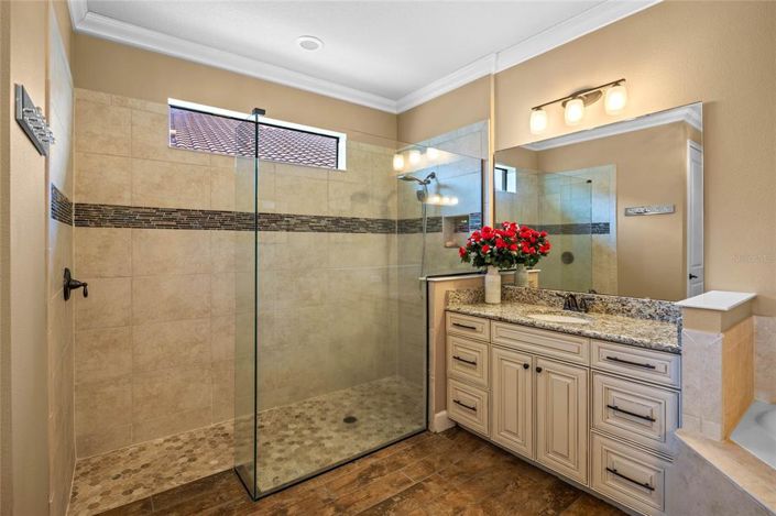 Image No.27-4 Bed Property for sale