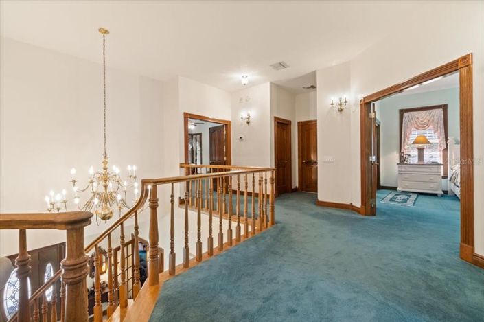 Image No.28-5 Bed Property for sale