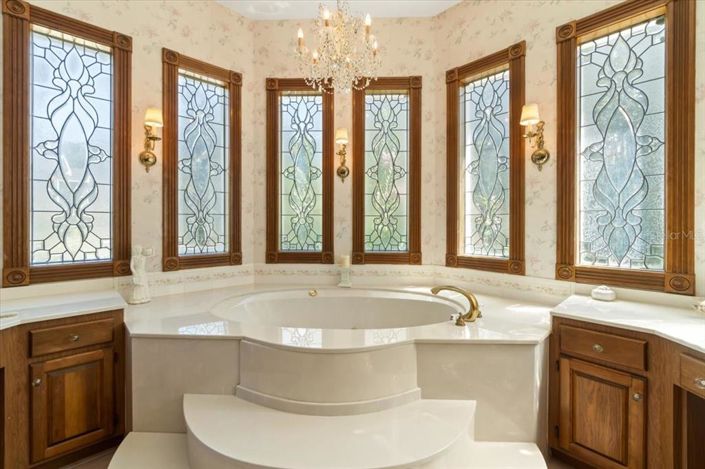 Image No.35-5 Bed Property for sale