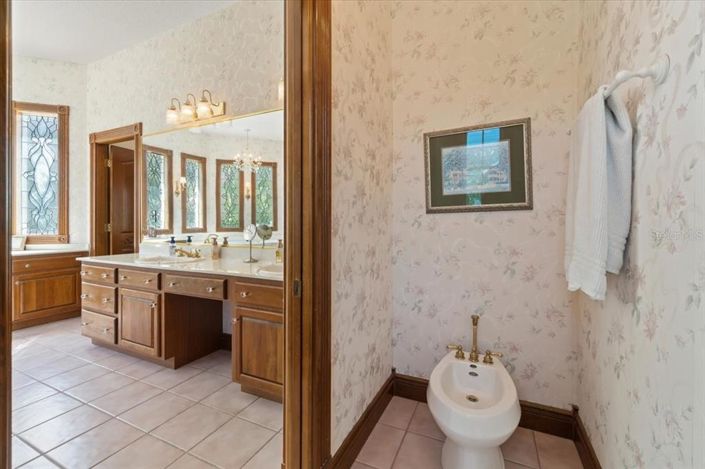 Image No.39-5 Bed Property for sale