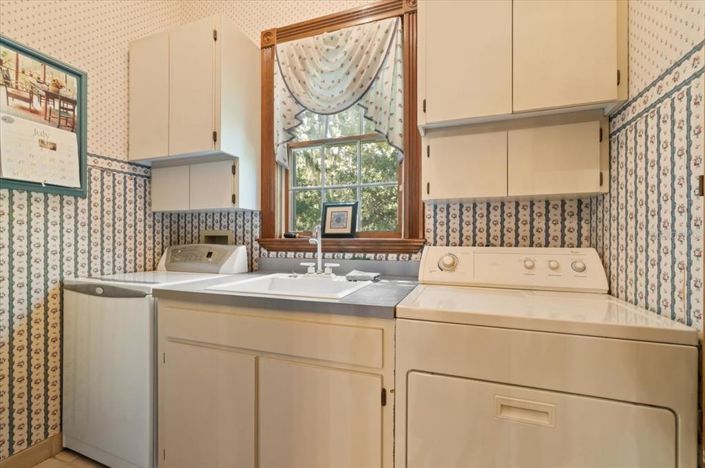 Image No.46-5 Bed Property for sale