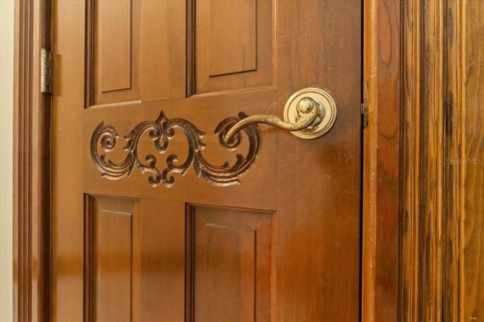 Image No.47-5 Bed Property for sale