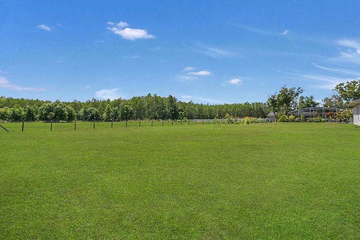 Image No.10-4 Bed Property for sale