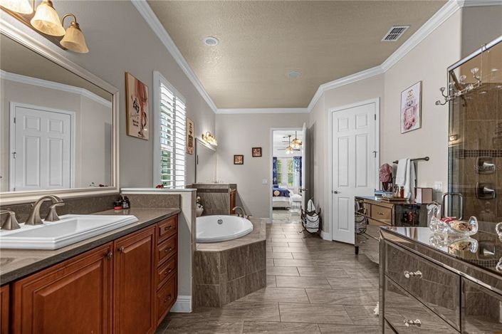 Image No.25-5 Bed Property for sale