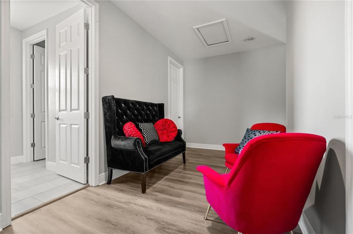 Image No.40-5 Bed Property for sale