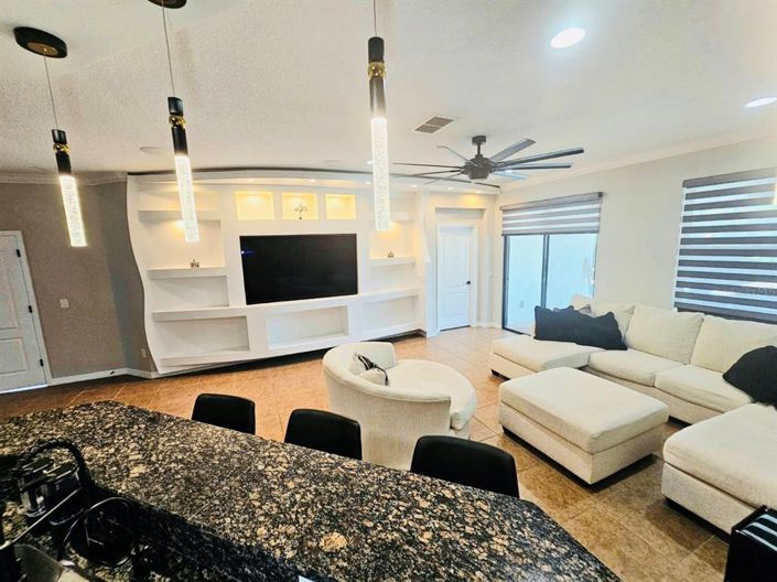 Image No.8-4 Bed Property for sale