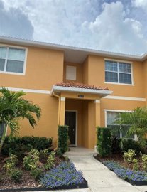 Maison de ville de 4 chambres à vendre à Kissimmee