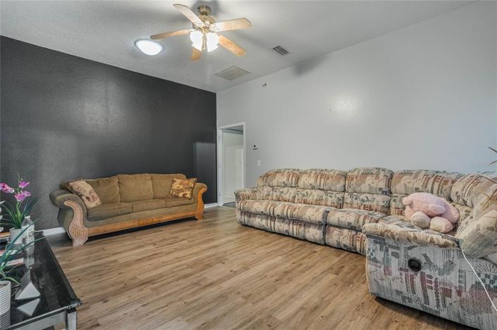 Image No.16-5 Bed Property for sale