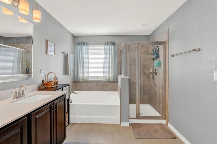 Image No.24-4 Bed Property for sale