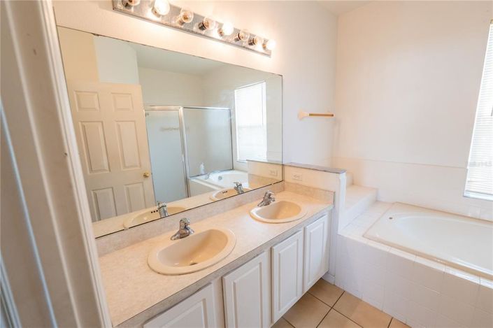 Image No.22-3 Bed Property for sale