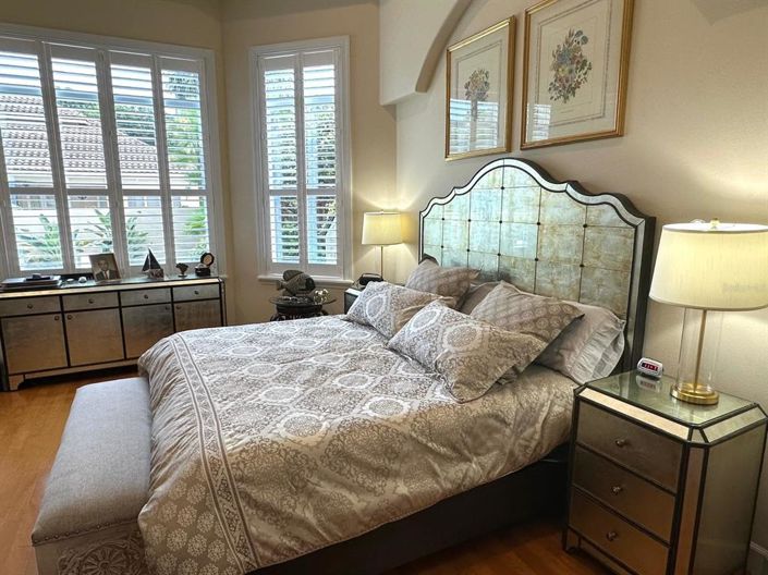 Image No.24-4 Bed Property for sale