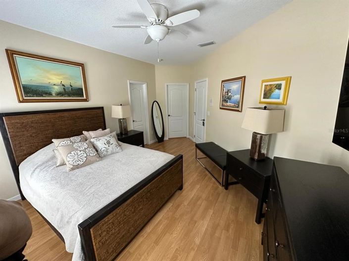 Image No.30-4 Bed Property for sale