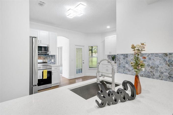 Image No.10-4 Bed Property for sale