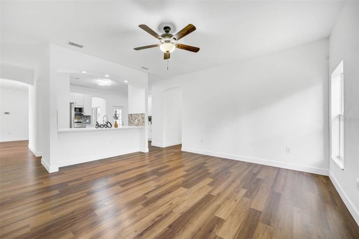 Image No.12-4 Bed Property for sale