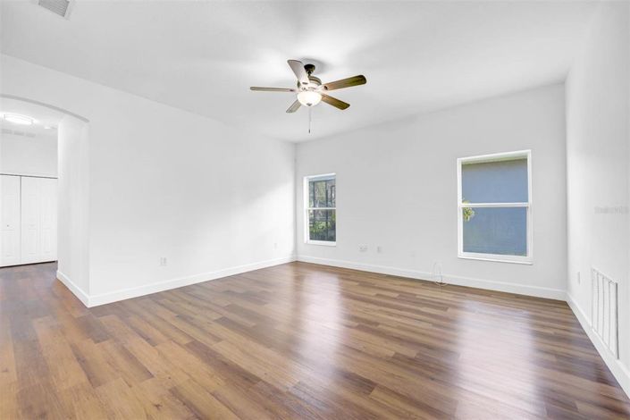 Image No.14-4 Bed Property for sale