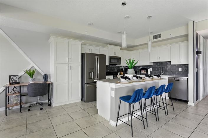 Image No.3-2 Bed Property for sale