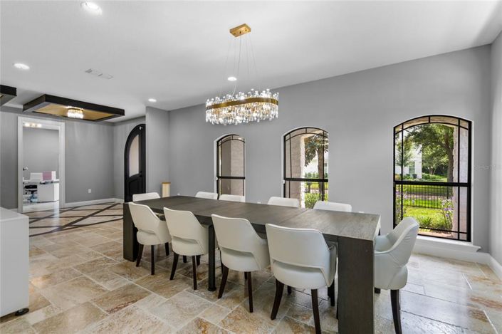 Image No.30-6 Bed Property for sale