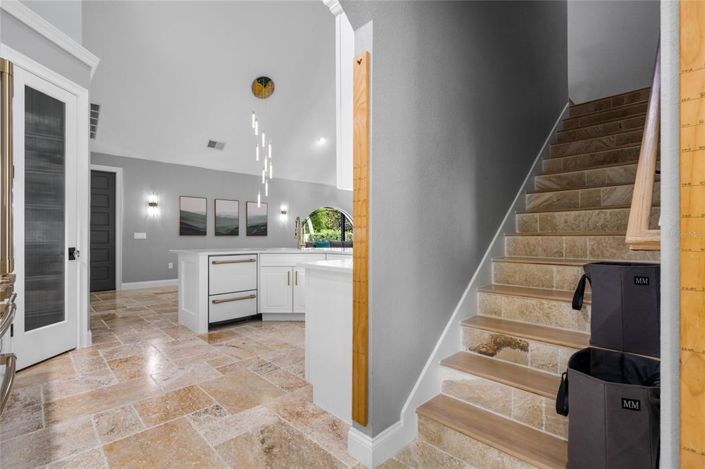 Image No.38-6 Bed Property for sale