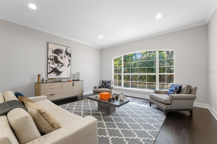 Image No.14-5 Bed Property for sale