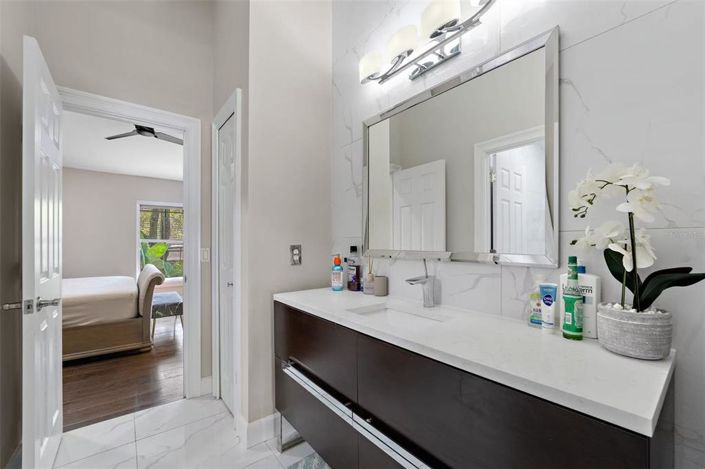 Image No.24-5 Bed Property for sale