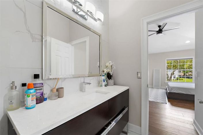 Image No.30-5 Bed Property for sale