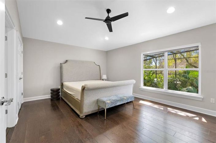 Image No.32-5 Bed Property for sale