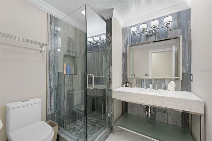 Image No.37-5 Bed Property for sale