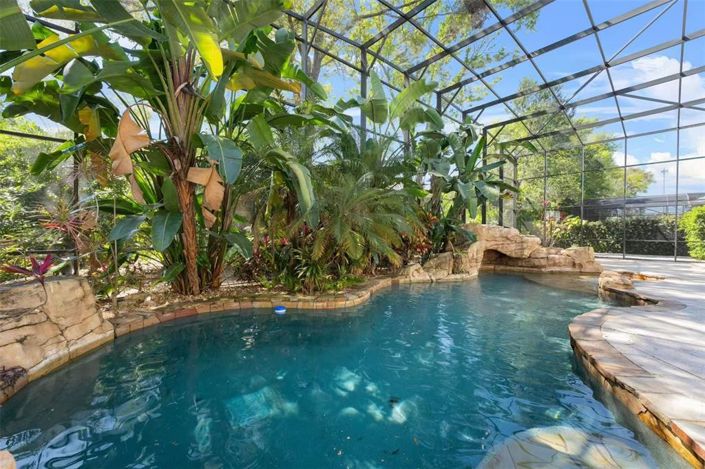 Image No.41-5 Bed Property for sale