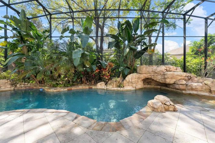 Image No.42-5 Bed Property for sale