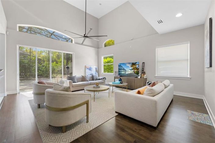 Image No.8-5 Bed Property for sale