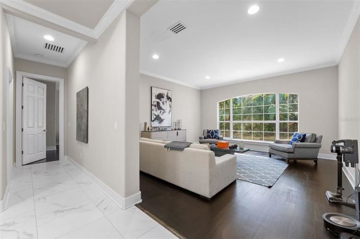 Image No.9-5 Bed Property for sale